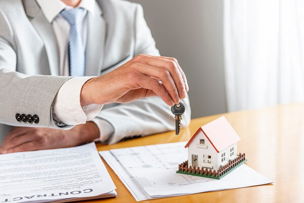 blog image for building and utilizing a high quality property management email list